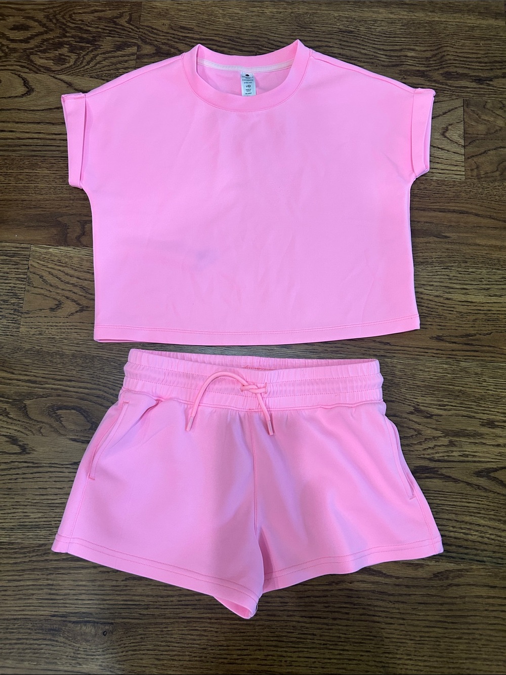 Yogalicious Neon Pink Girls' Cropped Tee & Drawstring Shorts Set.  Size 12